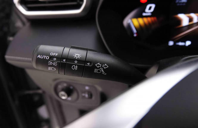 MG_MG_ZS_2652201_15.jpg MG_MG_ZS_2652201_15.jpg