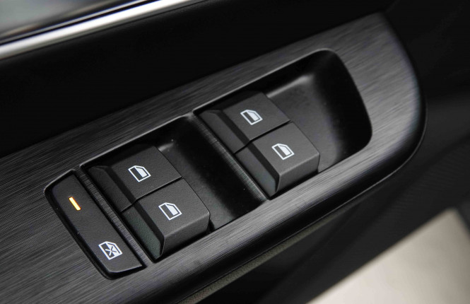 MG_MG_ZS_2653291_15.jpg MG_MG_ZS_2653291_15.jpg