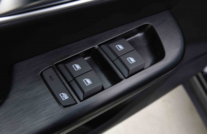 MG_MG_ZS_2654807_17.jpg MG_MG_ZS_2654807_17.jpg