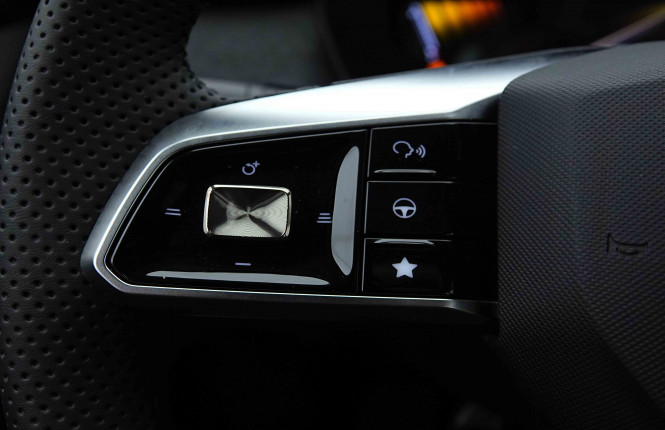MG_MG_ZS_2654991_14.jpg MG_MG_ZS_2654991_14.jpg