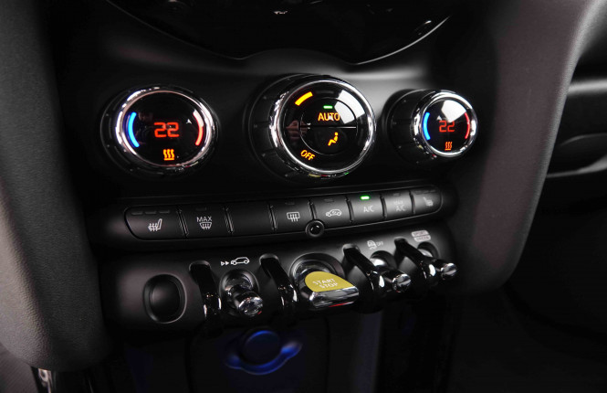 MINI_MINI_COOPERSE_2549534_14.jpg MINI_MINI_COOPERSE_2549534_14.jpg