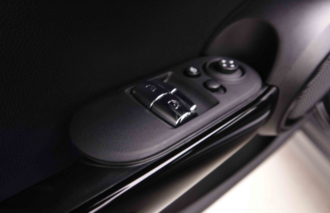 MINI_MINI_COOPERSE_2549534_21.jpg MINI_MINI_COOPERSE_2549534_21.jpg