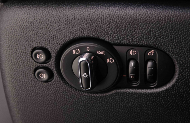 MINI_MINI_COOPERSE_2549534_8.jpg MINI_MINI_COOPERSE_2549534_8.jpg