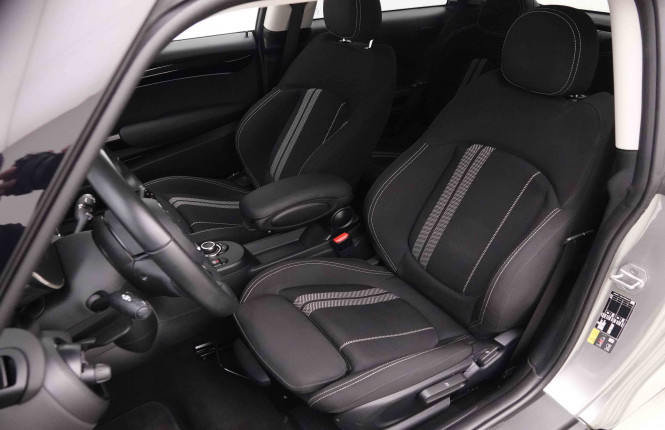 MINI_MINI_COOPERSE_2652957_6.jpg MINI_MINI_COOPERSE_2652957_6.jpg