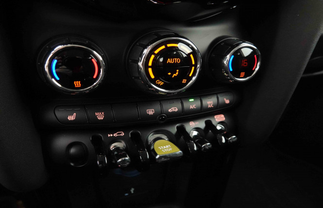MINI_MINI_COOPERSE_2653689_12.jpg