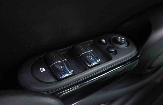 MINI_MINI_COOPER_2654922_18.jpg