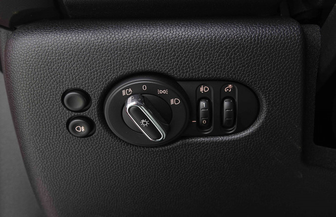 MINI_MINI_COOPER_2654924_20.jpg