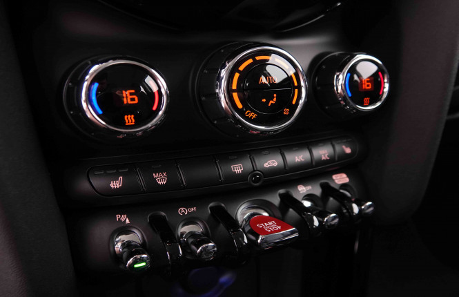MINI_MINI_ONE_2548779_13.jpg