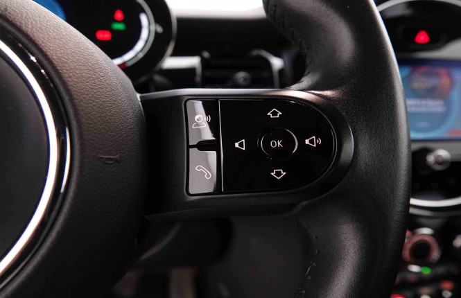 MINI_MINI_ONE_2551395_25.jpg MINI_MINI_ONE_2551395_25.jpg