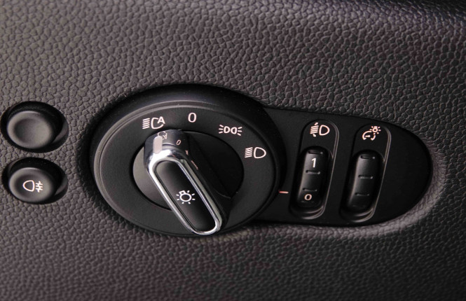 MINI_MINI_ONE_2551395_26.jpg MINI_MINI_ONE_2551395_26.jpg