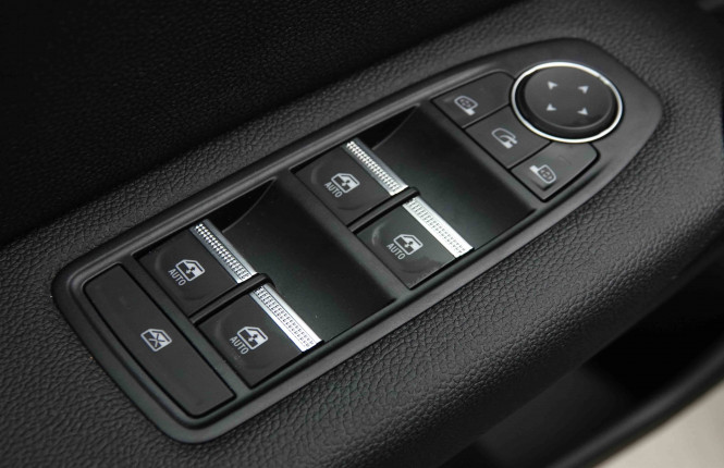 MITSUBISHI_MITSUBISHI_ASX_2654071_17.jpg MITSUBISHI_MITSUBISHI_ASX_2654071_17.jpg