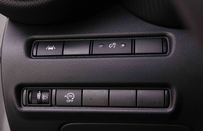 NISSAN_NISSAN_JUKE_2547608_8.jpg