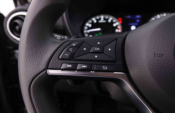 NISSAN_NISSAN_JUKE_2547611_16.jpg