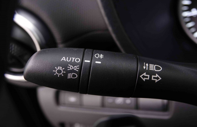 NISSAN_NISSAN_JUKE_2547622_13.jpg