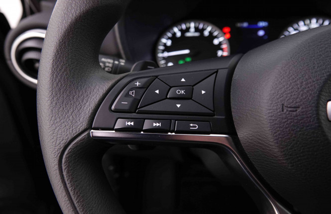 NISSAN_NISSAN_JUKE_2547622_15.jpg