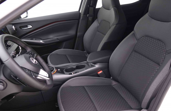 NISSAN_NISSAN_JUKE_2547726_6.jpg