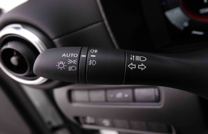 NISSAN_NISSAN_JUKE_2547731_14.jpg