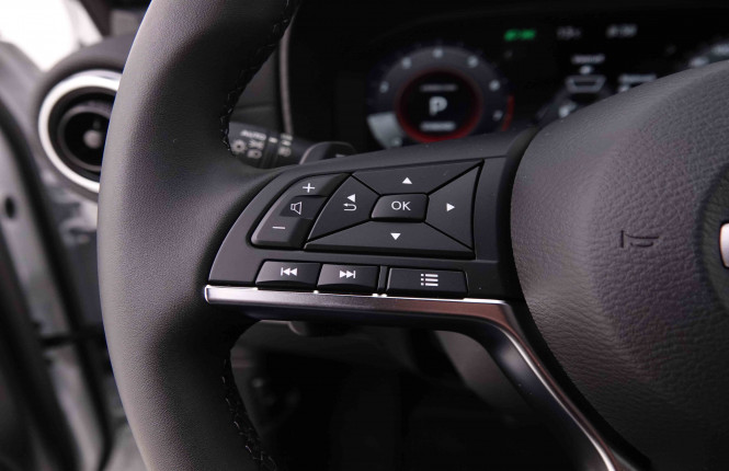 NISSAN_NISSAN_JUKE_2547731_16.jpg