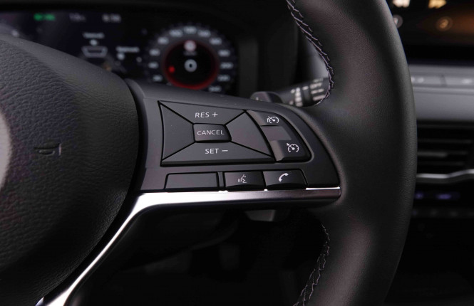 NISSAN_NISSAN_JUKE_2547731_17.jpg