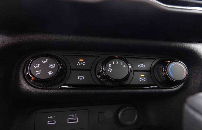 NISSAN_NISSAN_JUKE_2548797_12.jpg