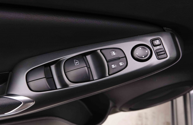 NISSAN_NISSAN_JUKE_2548797_18.jpg