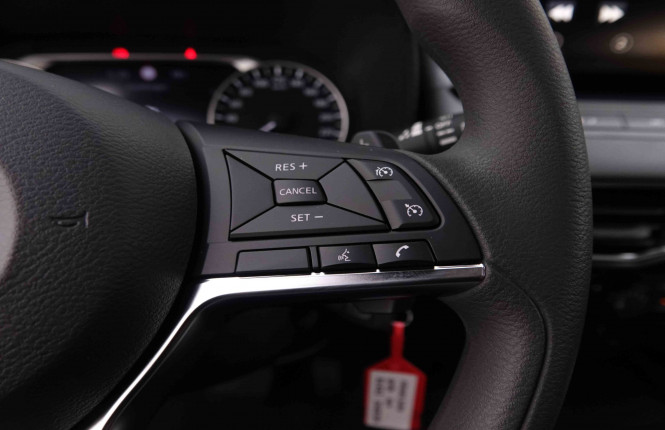 NISSAN_NISSAN_JUKE_2548799_17.jpg