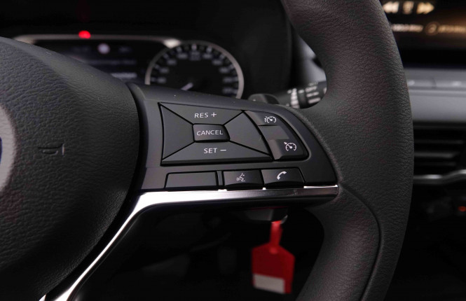 NISSAN_NISSAN_JUKE_2548801_17.jpg