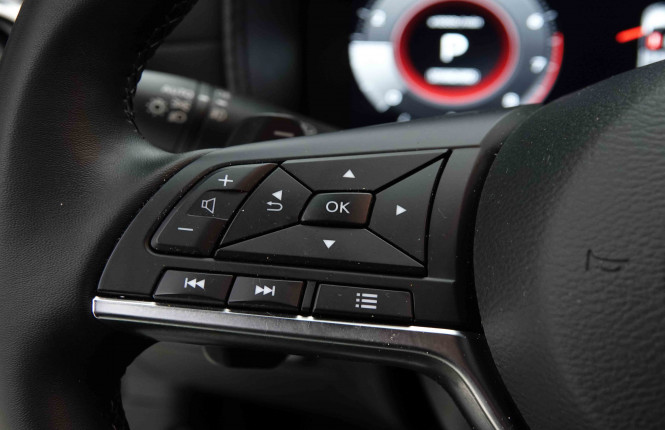 NISSAN_NISSAN_JUKE_2653193_17.jpg