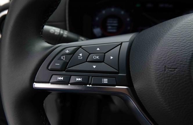 NISSAN_NISSAN_JUKE_2653354_17.jpg