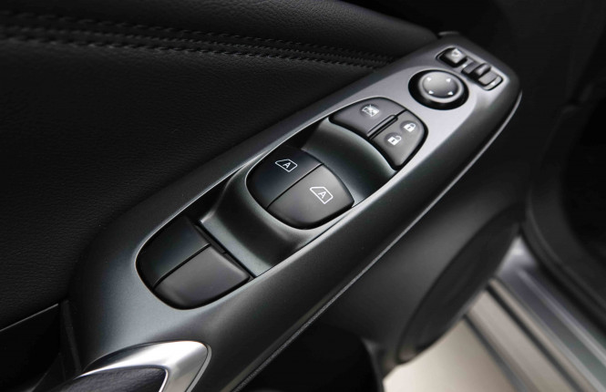 NISSAN_NISSAN_JUKE_2653354_19.jpg