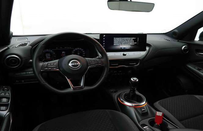 NISSAN_NISSAN_JUKE_2653354_7.jpg