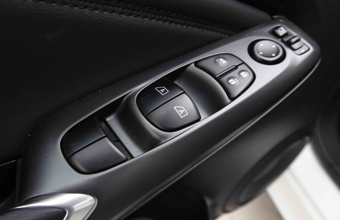 NISSAN_NISSAN_JUKE_2653358_18.jpg