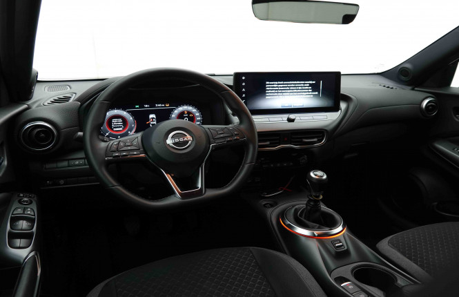 NISSAN_NISSAN_JUKE_2653359_7.jpg