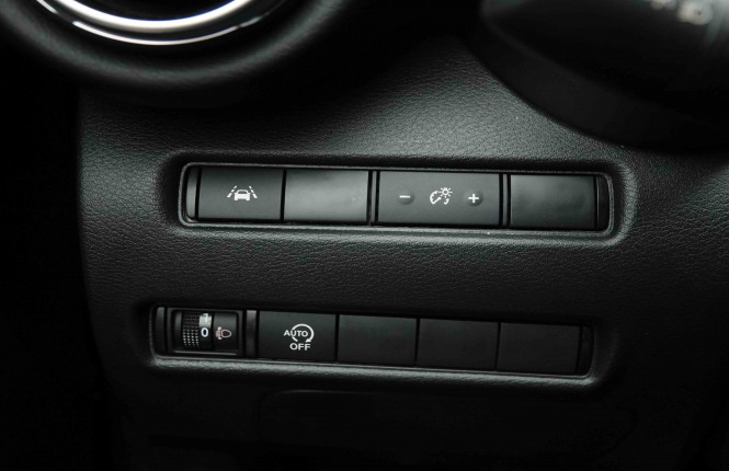 NISSAN_NISSAN_JUKE_2654421_19.jpg