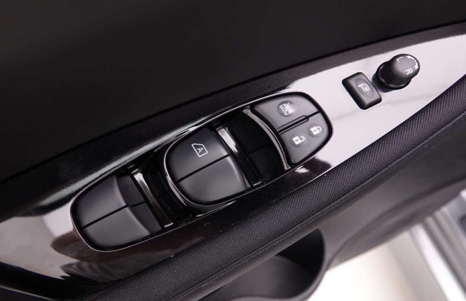 NISSAN_NISSAN_LEAF_2654704_53.jpg
