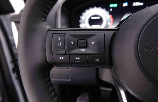 NISSAN_NISSAN_QASHQAI_2446410_16.jpg