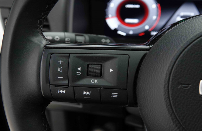 NISSAN_NISSAN_QASHQAI_2653637_18.jpg