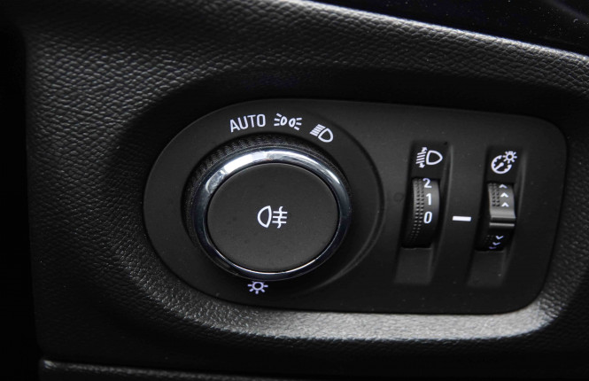 OPEL_OPEL_CORSA_2551177_18.jpg OPEL_OPEL_CORSA_2551177_18.jpg