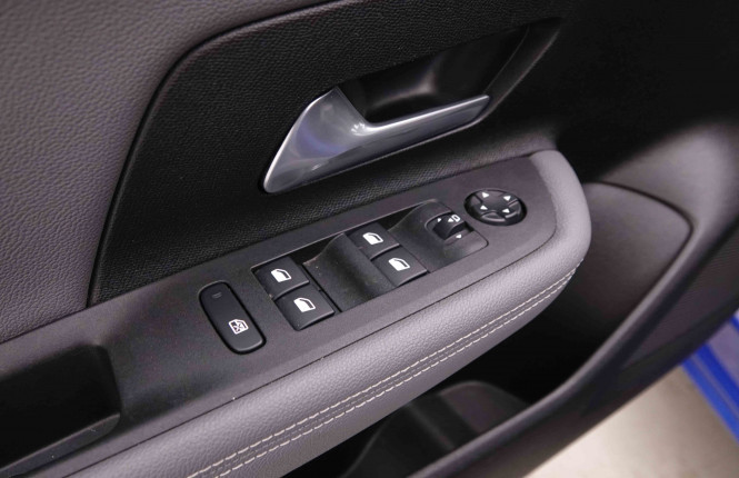 OPEL_OPEL_MOKKA_2550603_20.jpg OPEL_OPEL_MOKKA_2550603_20.jpg