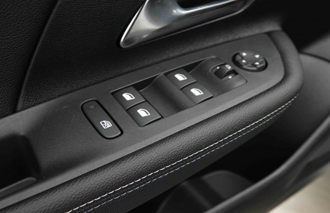 OPEL_OPEL_MOKKA_2654446_19.jpg OPEL_OPEL_MOKKA_2654446_19.jpg