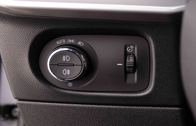 OPEL_OPEL_MOKKA_E_2654725_40.jpg