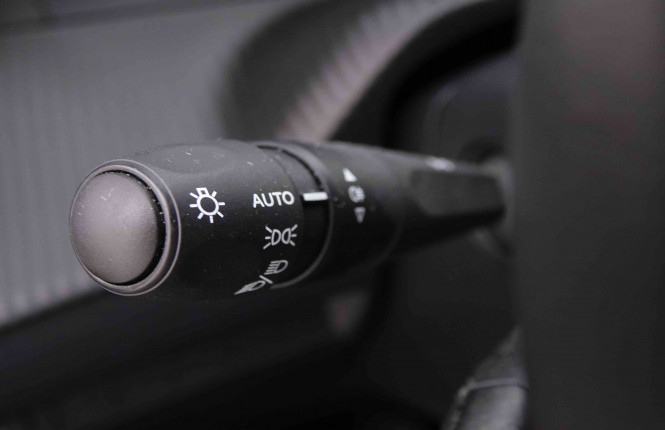 PEUGEOT_PEUGEOT_2008_2547565_14.jpg