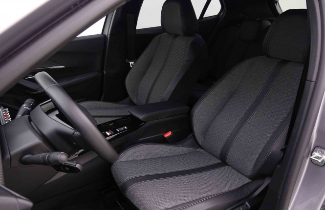 PEUGEOT_PEUGEOT_2008_2547565_6.jpg