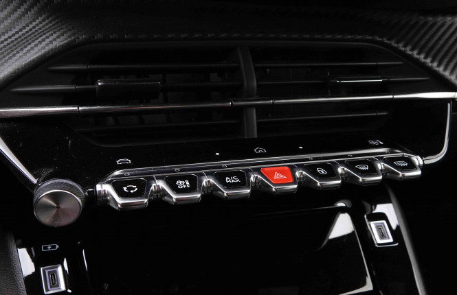 PEUGEOT_PEUGEOT_2008_2547567_13.jpg