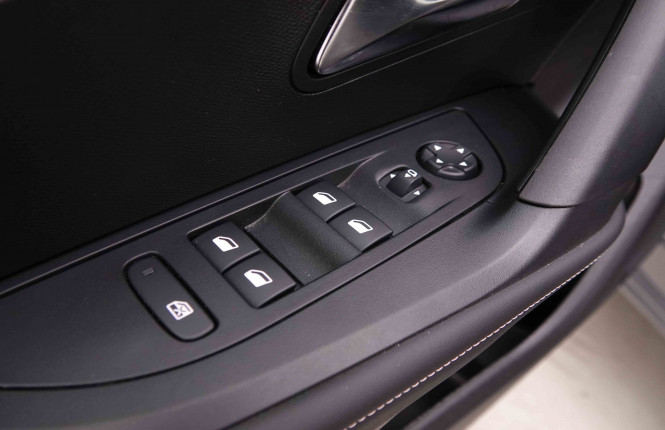 PEUGEOT_PEUGEOT_2008_2548135_20.jpg