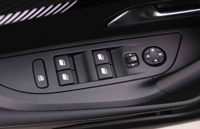 PEUGEOT_PEUGEOT_2008_2548143_20.jpg