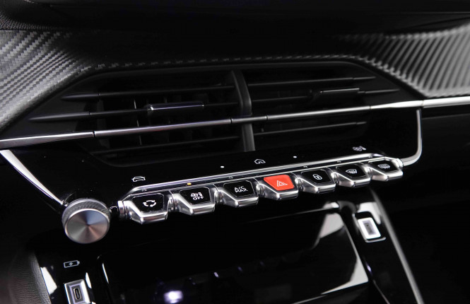 PEUGEOT_PEUGEOT_2008_2548160_15.jpg