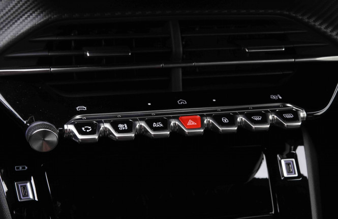 PEUGEOT_PEUGEOT_2008_2548311_14.jpg