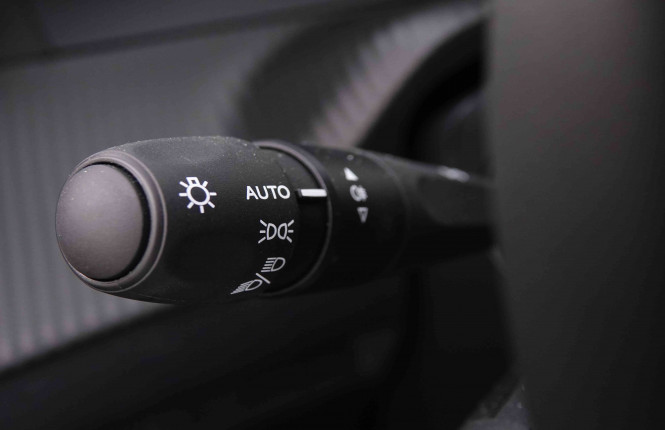 PEUGEOT_PEUGEOT_2008_2548360_15.jpg