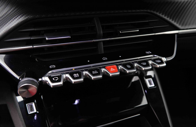 PEUGEOT_PEUGEOT_2008_2548634_15.jpg